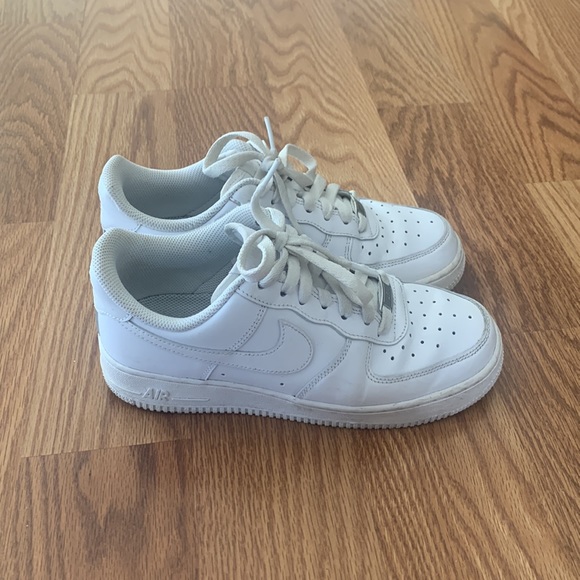 Nike Airforce Women’s - Picture 2 of 5